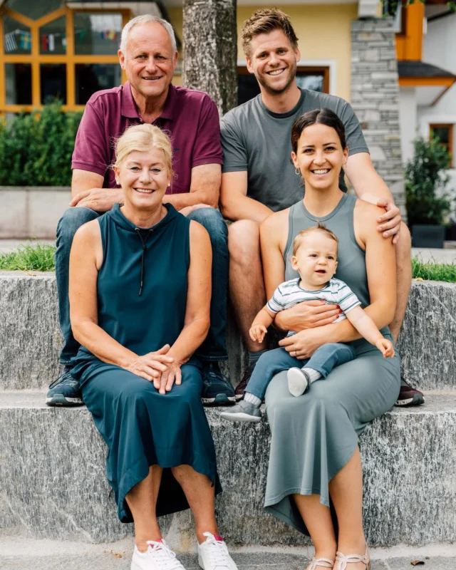 so, aber jetzt mal zu uns: das sind wir 🙌🏼 💫Familie Kahr💫

#familiengeführt #jugendgästehaus #familienunternehmen